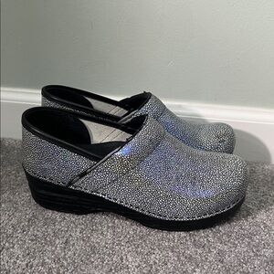 Dansko Shoes 37 Silver Iridescent Nursing Clogs